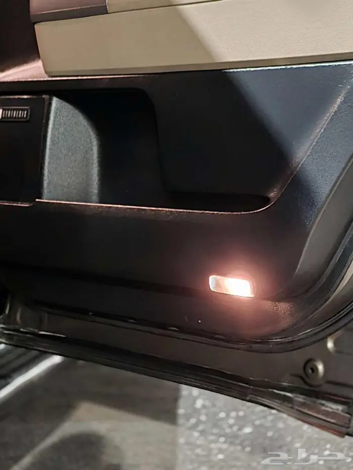 للبيع تويوتا سيكويا 2013 SR5 4X4 13