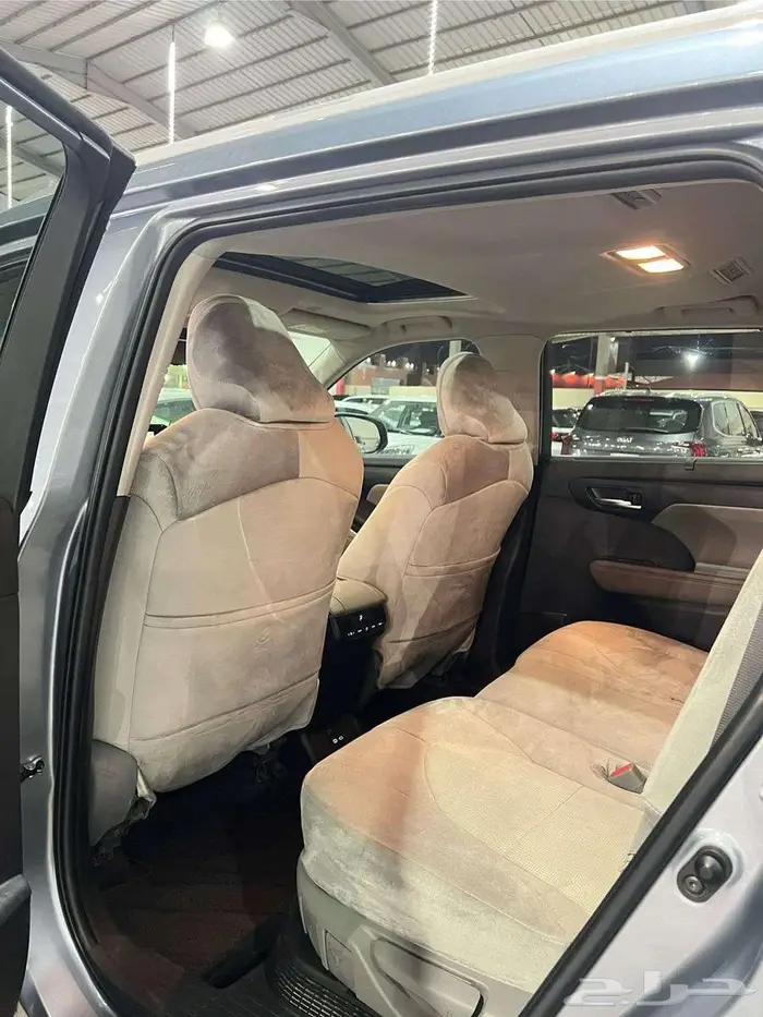 تويوتا هايلاندر GLE 2023 نص فل ( عبداللطيف جميل ) 9