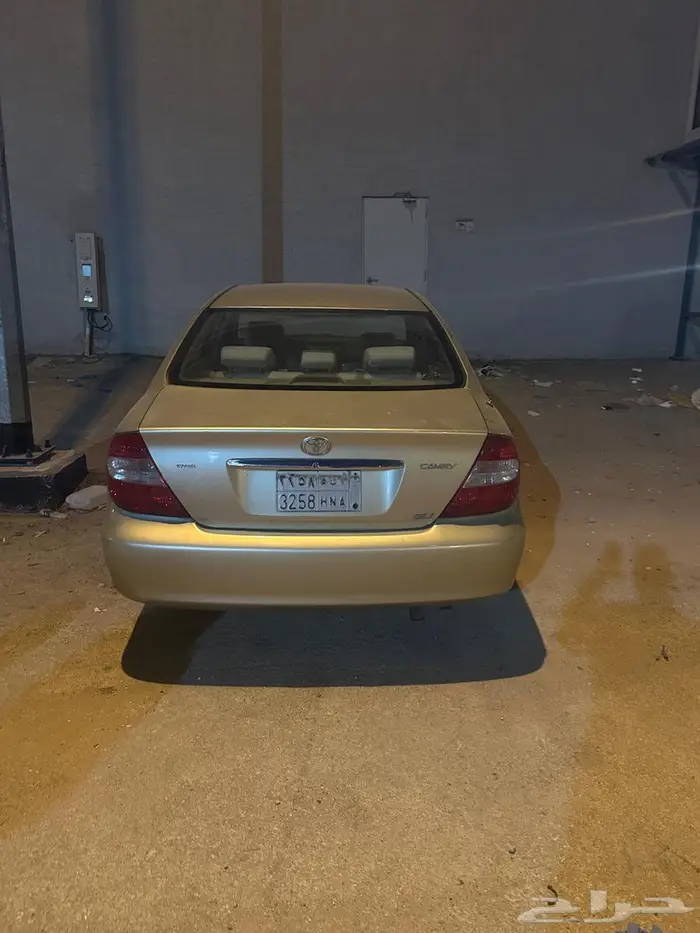 للبيع كامري نظيف وبويه جديدة قير عادي 3