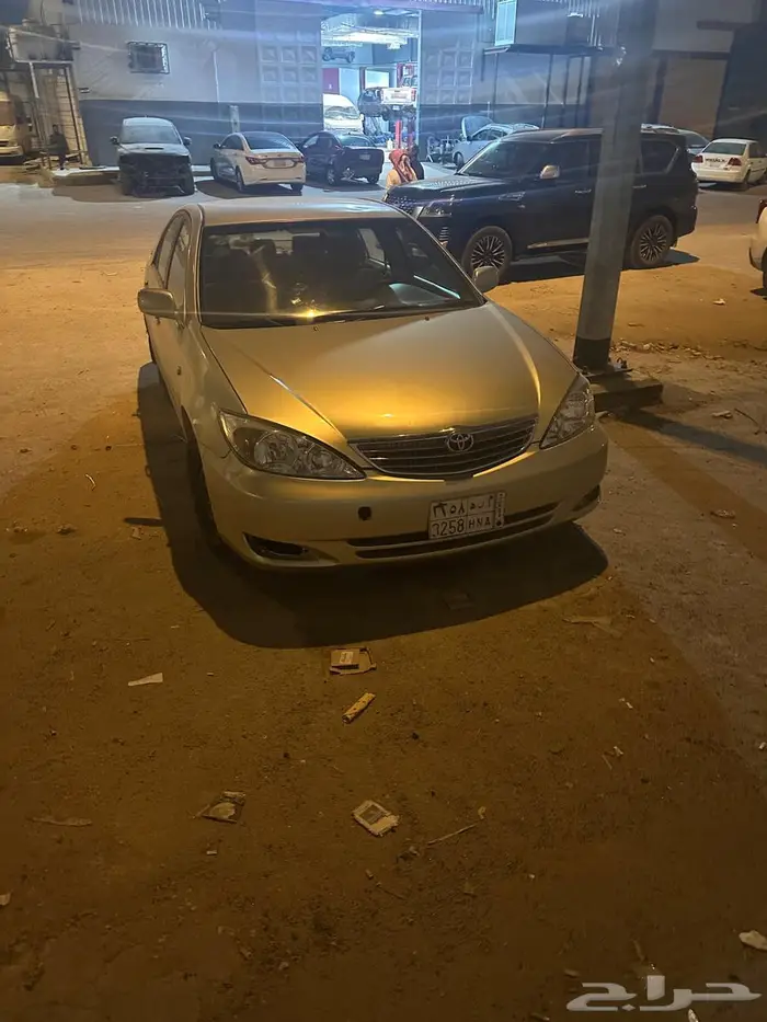 للبيع كامري نظيف وبويه جديدة قير عادي 1