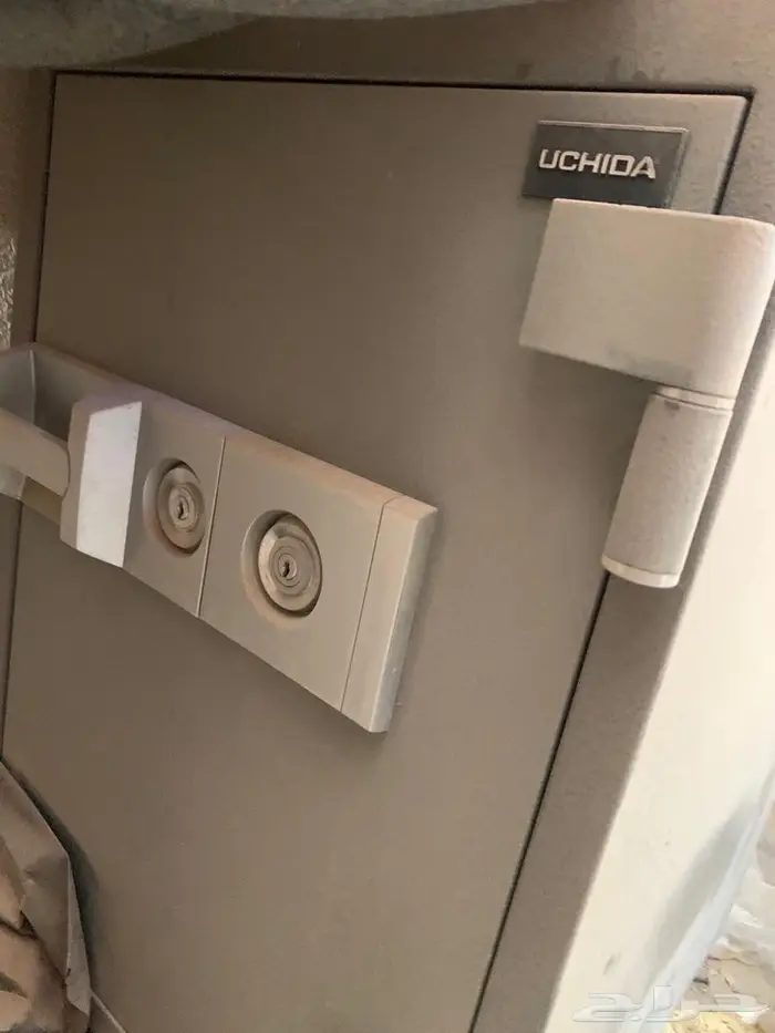 صندوق حديد تجوري مقفل 1