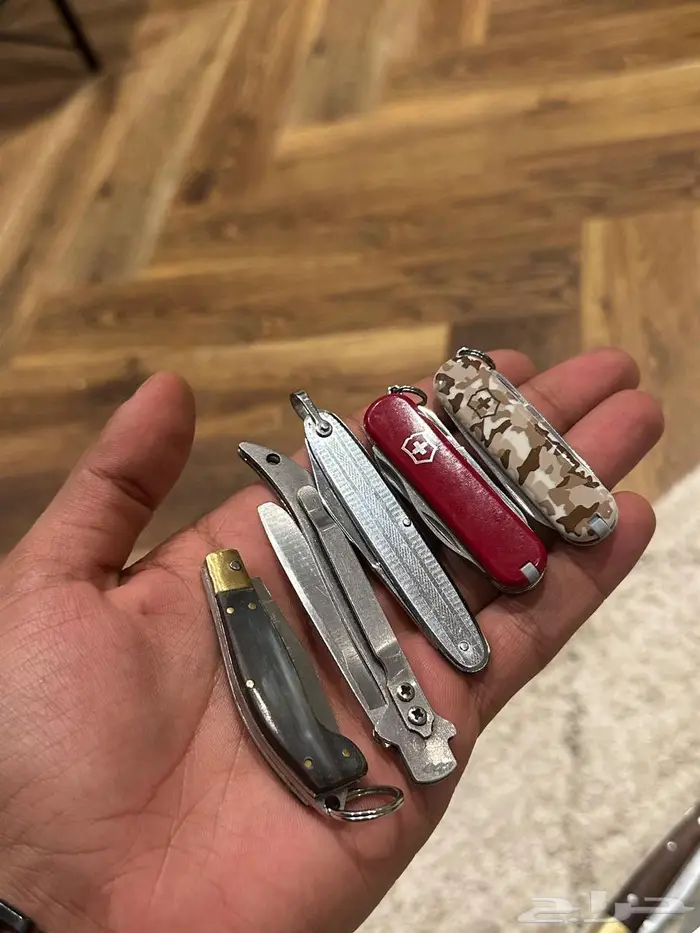 مجموعة سكاكين 100 ريال 2