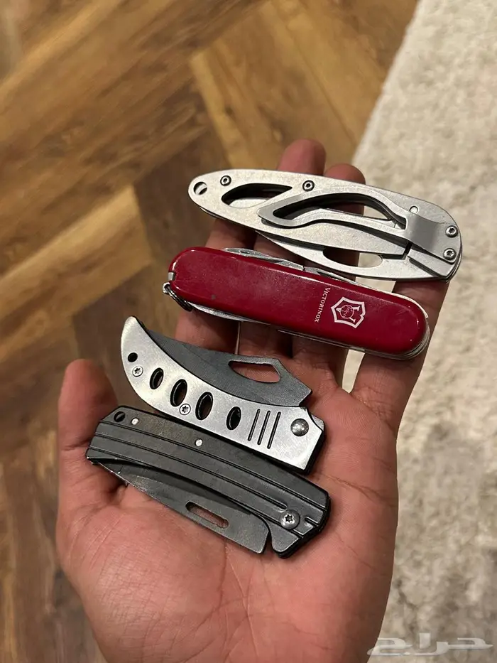 مجموعة سكاكين 100 ريال 4