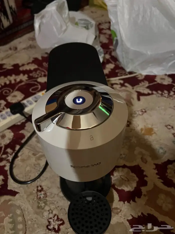 ماكينة نسبريسو  يتو نكست لتحضير القهوة بحالة ممتازة 3