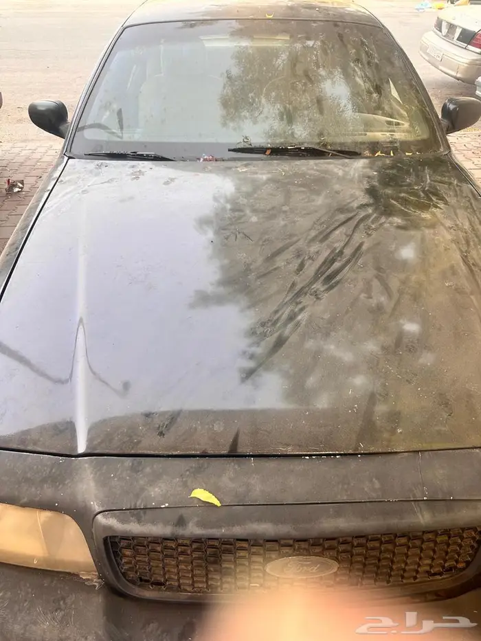 فورد فكتوريا موديل 2002 لون اسود 3