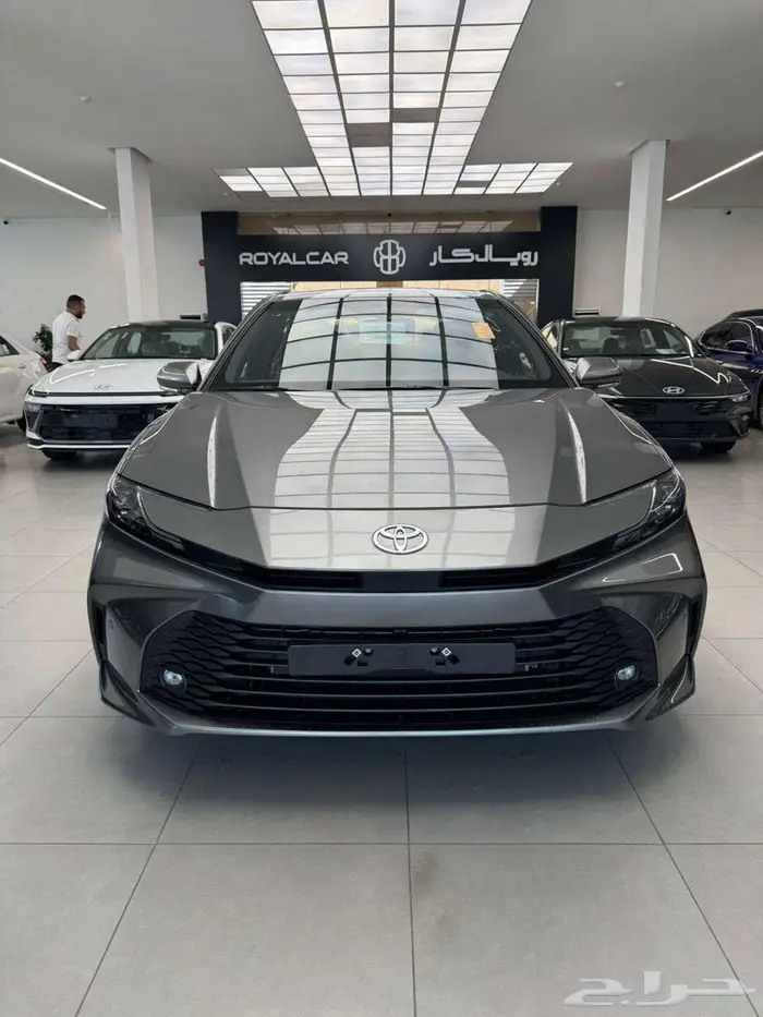 تويوتا كامري E بنزين استاندر رمادي موديل 2025 سعودي اقساط 0