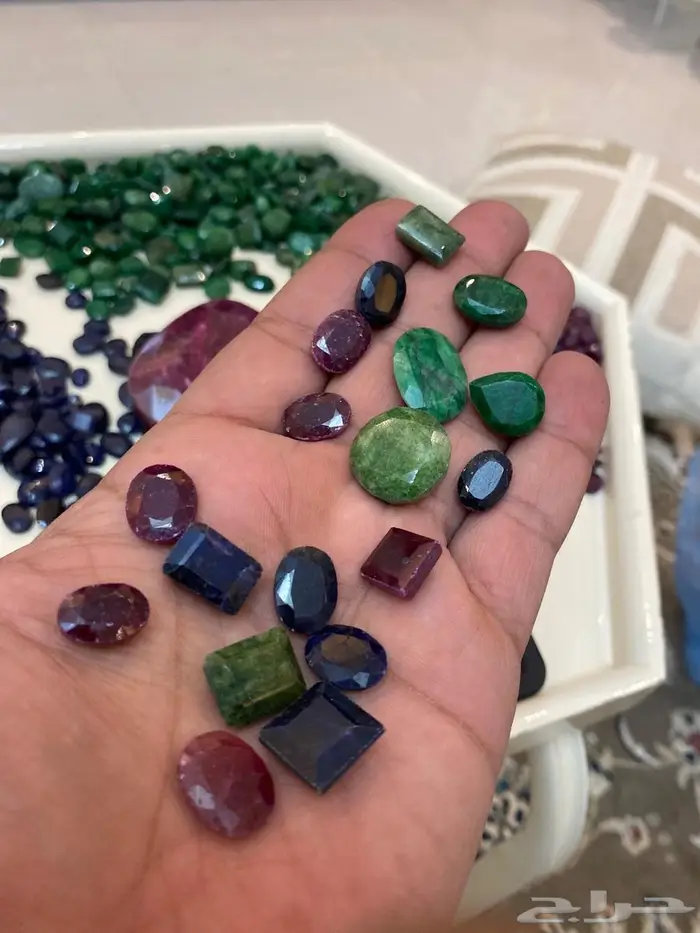 ياقوت وزمرد وزفير بعشر ريال الفص 1