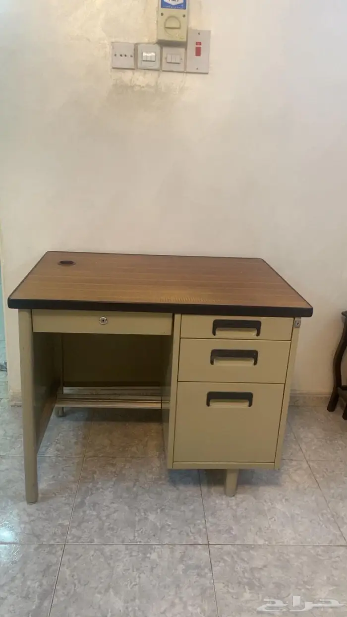 مكتب نظيف بقيمة 150 0