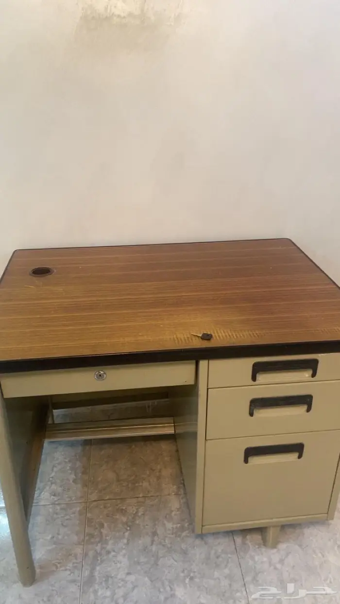 مكتب نظيف بقيمة 150 3
