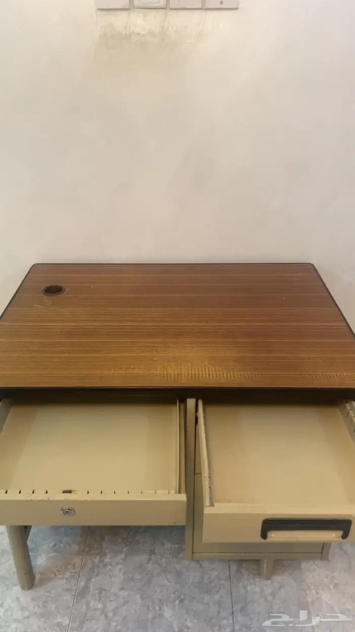 مكتب نظيف بقيمة 150 1