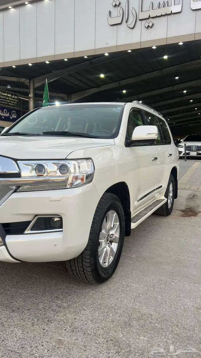 تويوتا جى اكس ار موديل 2016 - معرض خلف للسيارات 2