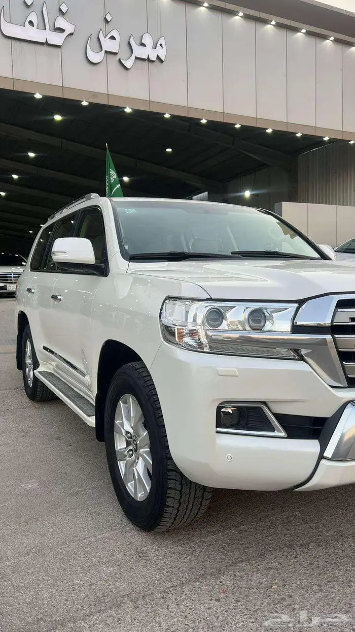 تويوتا جى اكس ار موديل 2016 - معرض خلف للسيارات 1