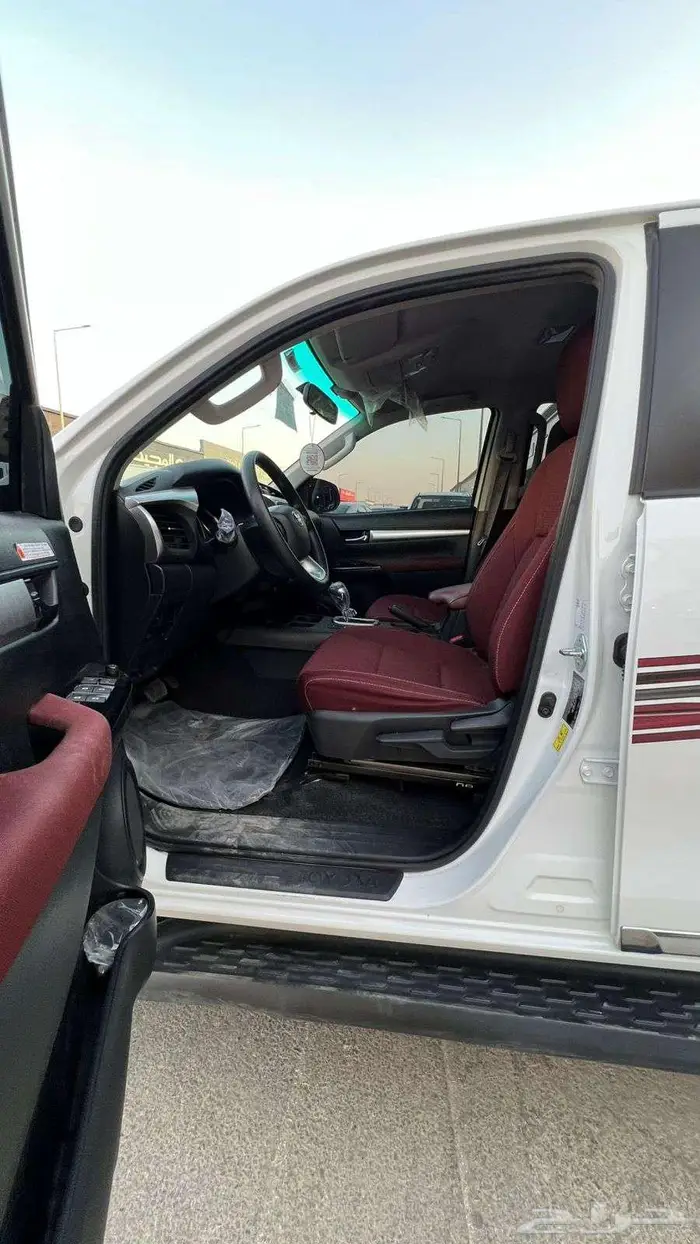 تويوتا هايلوكس GLX ديزل موديل 2024- معرض خلف للسيارات 9