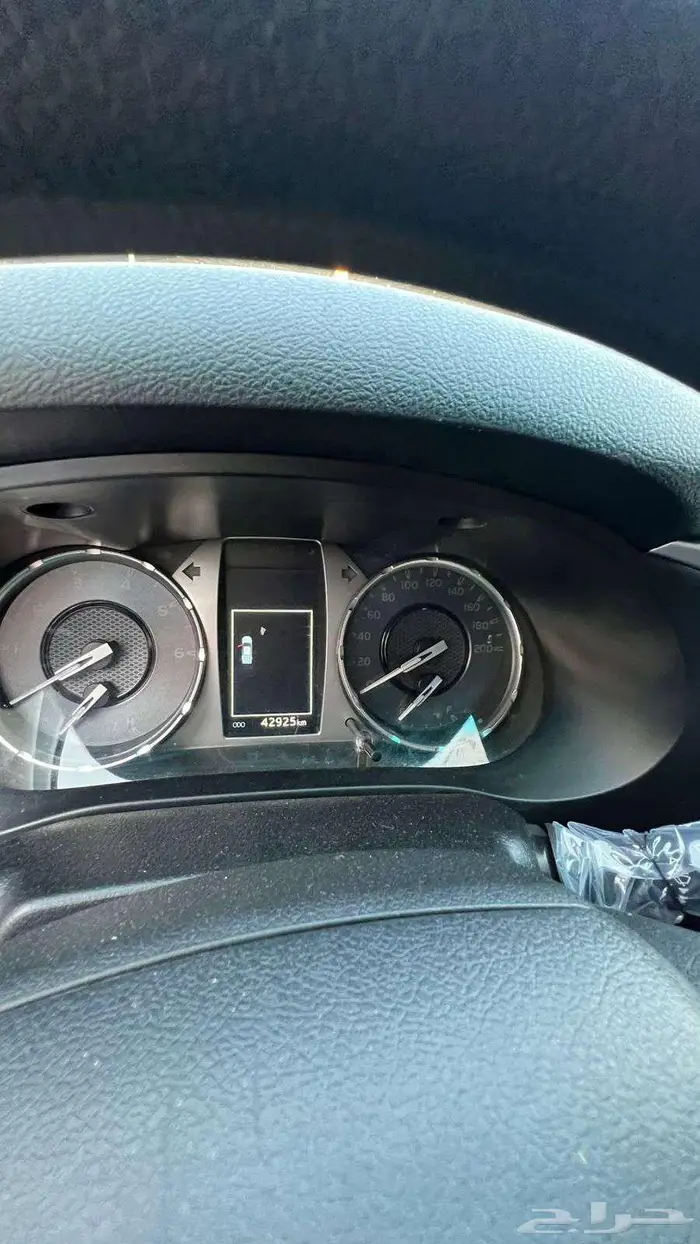 تويوتا هايلوكس GLX ديزل موديل 2024- معرض خلف للسيارات 10