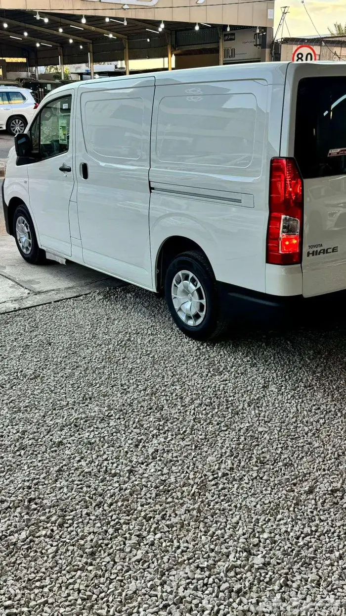 باص بضاعة سقف منخفض ديزل 2026 سعودي قير اتماتيك 4