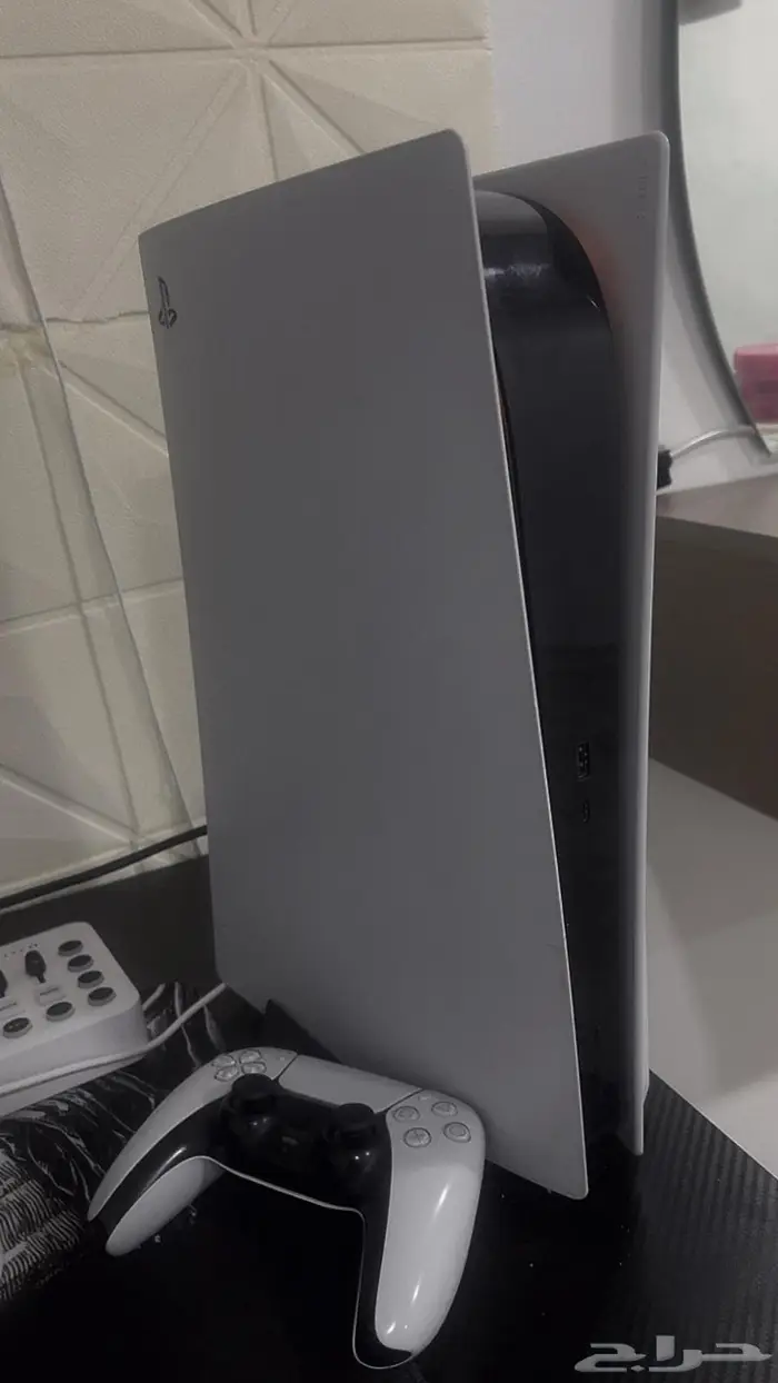 بلاستيشن 5 ومستلزمات بي سي كاملة 0