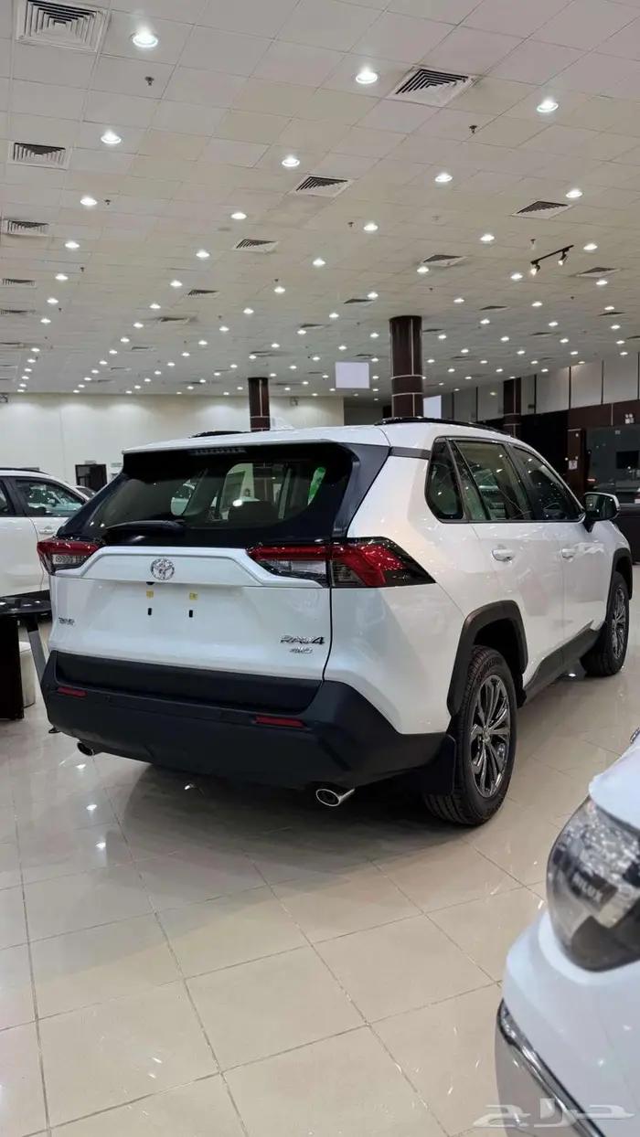 تويوتا رافور XLE 2025 2