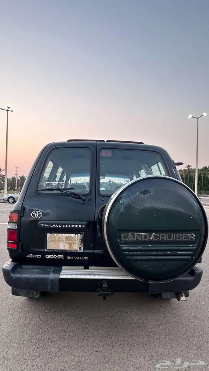جيب تويوتا لاندكروزر مخزن 17