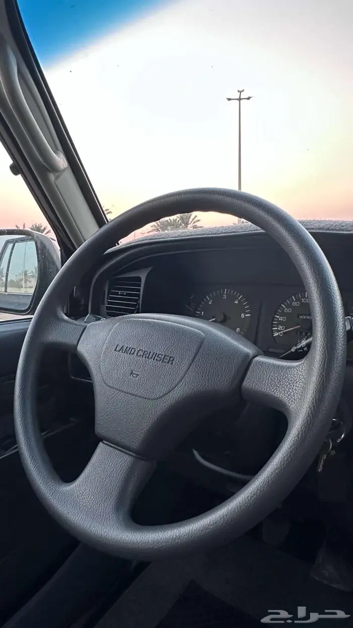 جيب تويوتا لاندكروزر مخزن 23