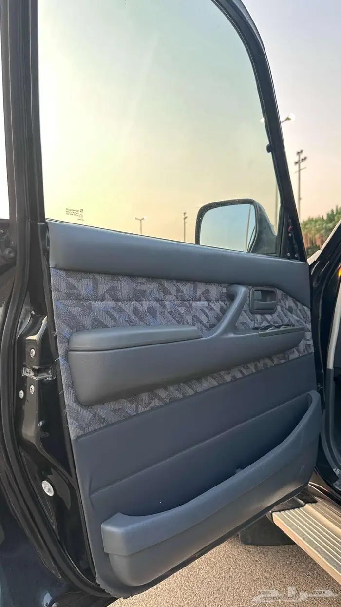 جيب تويوتا لاندكروزر مخزن 19