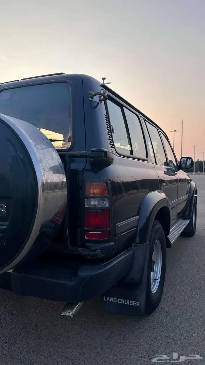 جيب تويوتا لاندكروزر مخزن 11