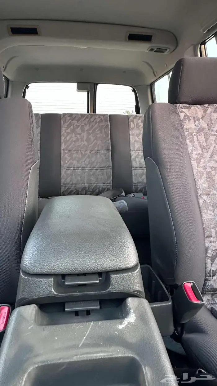 جيب تويوتا لاندكروزر مخزن 42