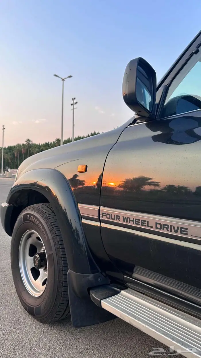 جيب تويوتا لاندكروزر مخزن 15