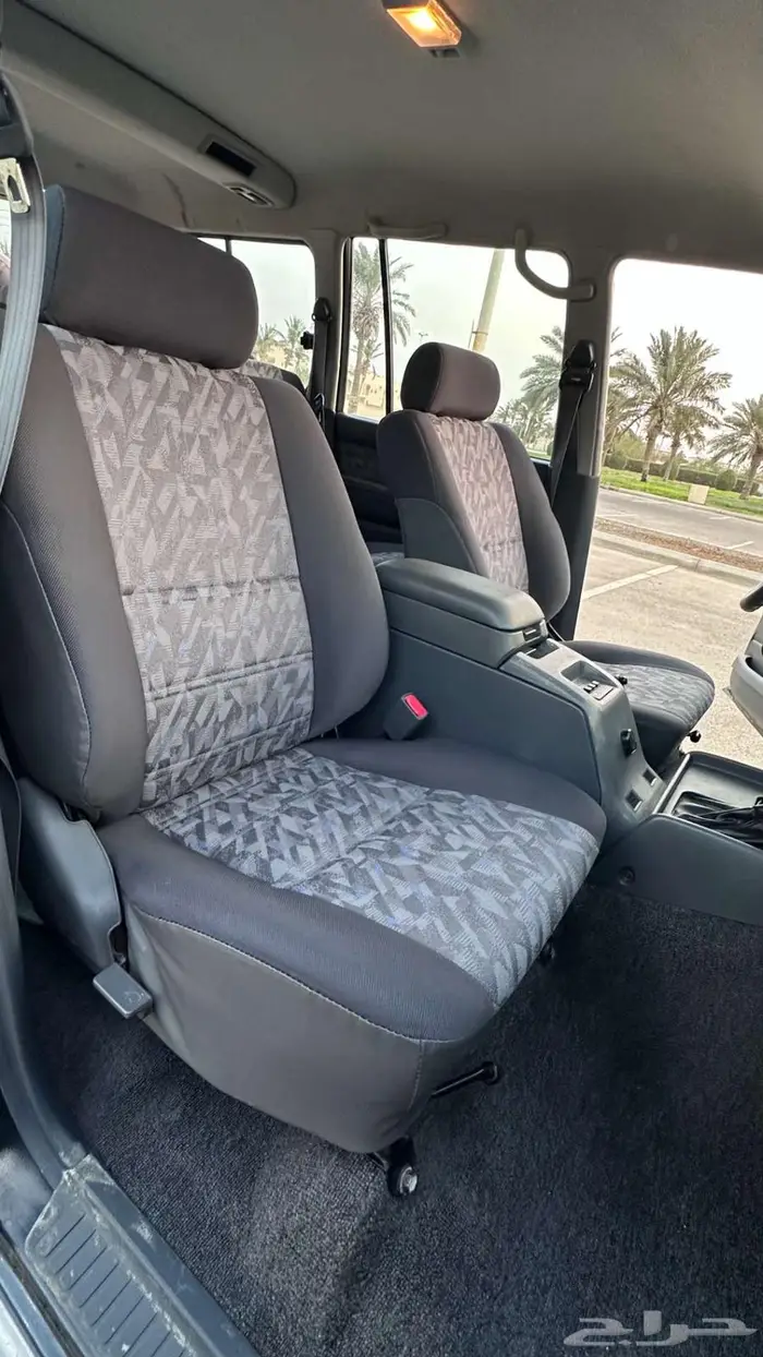 جيب تويوتا لاندكروزر مخزن 44