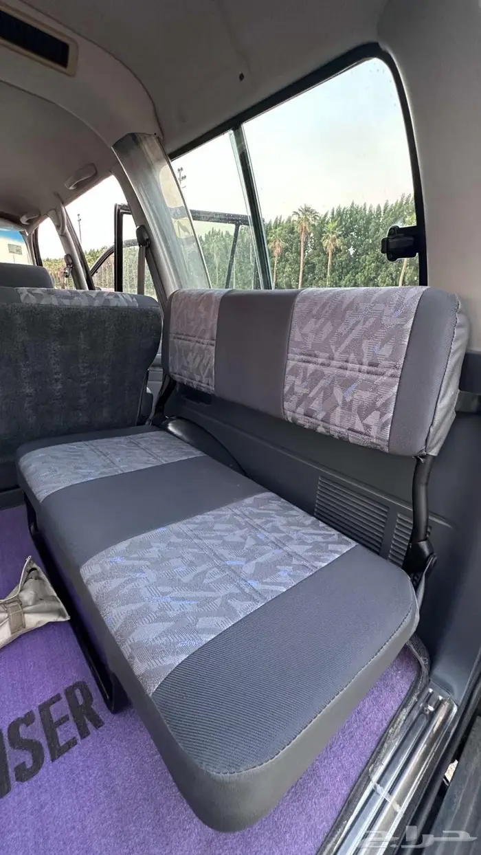 جيب تويوتا لاندكروزر مخزن 49