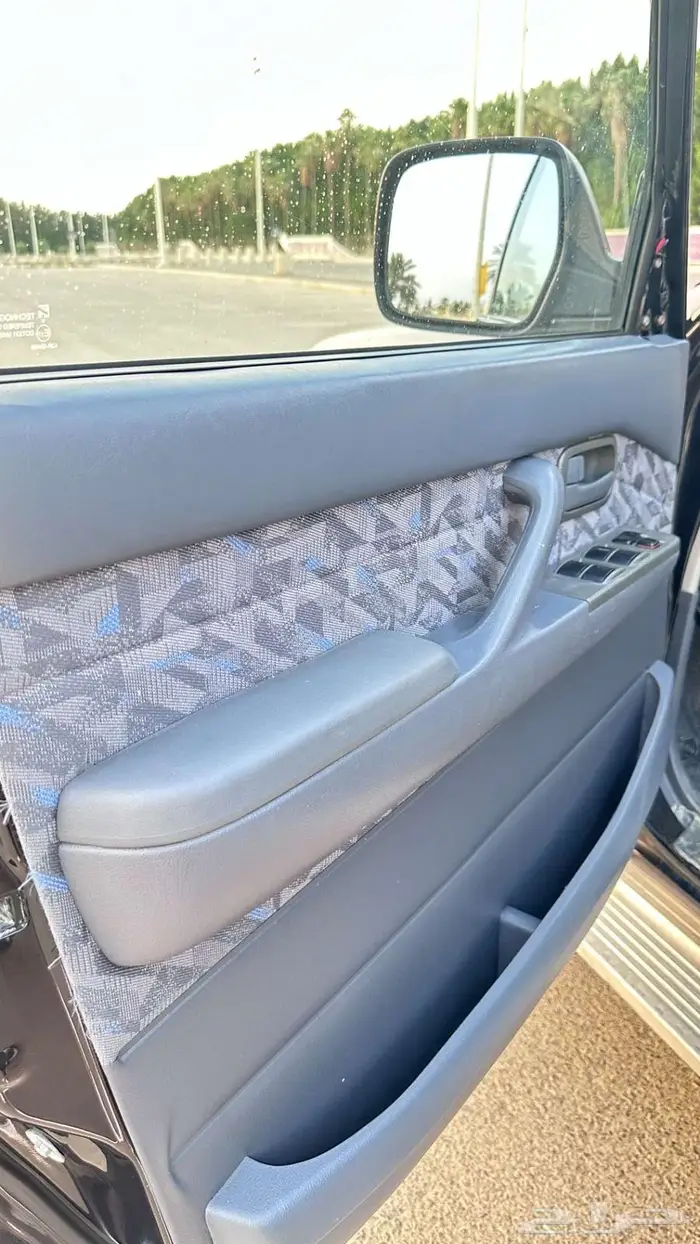 جيب تويوتا لاندكروزر مخزن 36