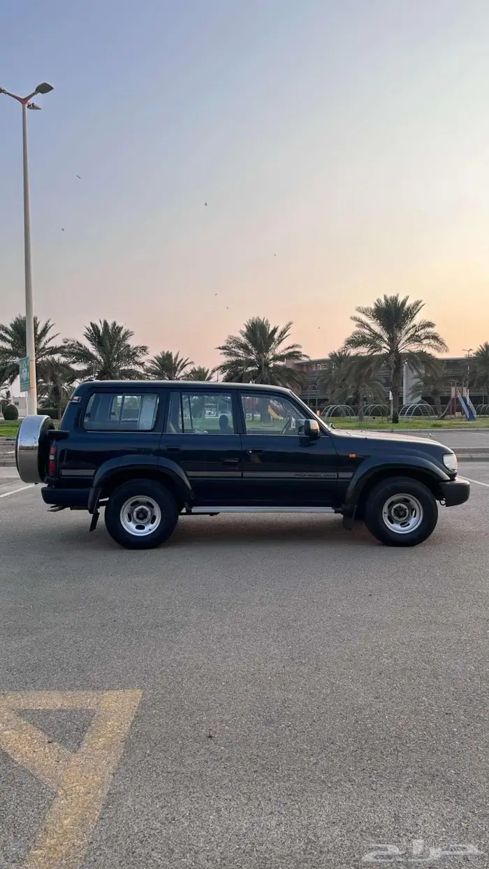 جيب تويوتا لاندكروزر مخزن 6