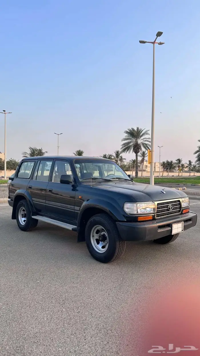 جيب تويوتا لاندكروزر مخزن 4