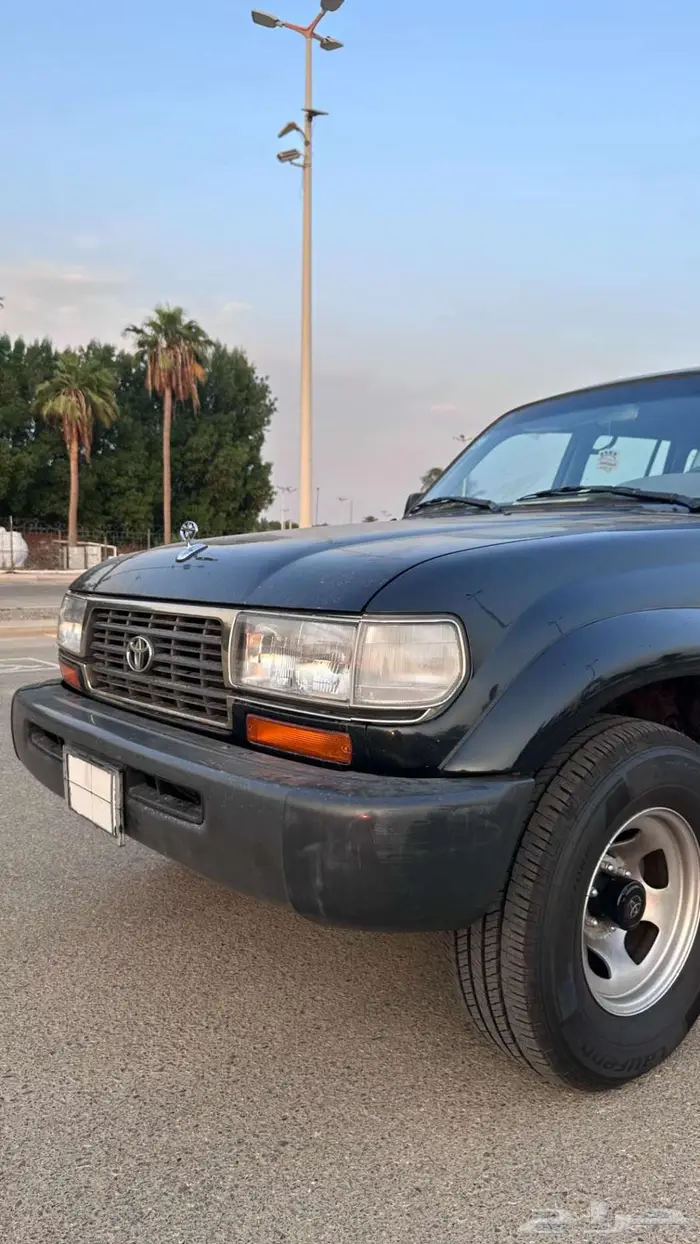 جيب تويوتا لاندكروزر مخزن 7