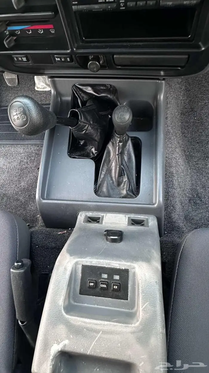 جيب تويوتا لاندكروزر مخزن 31