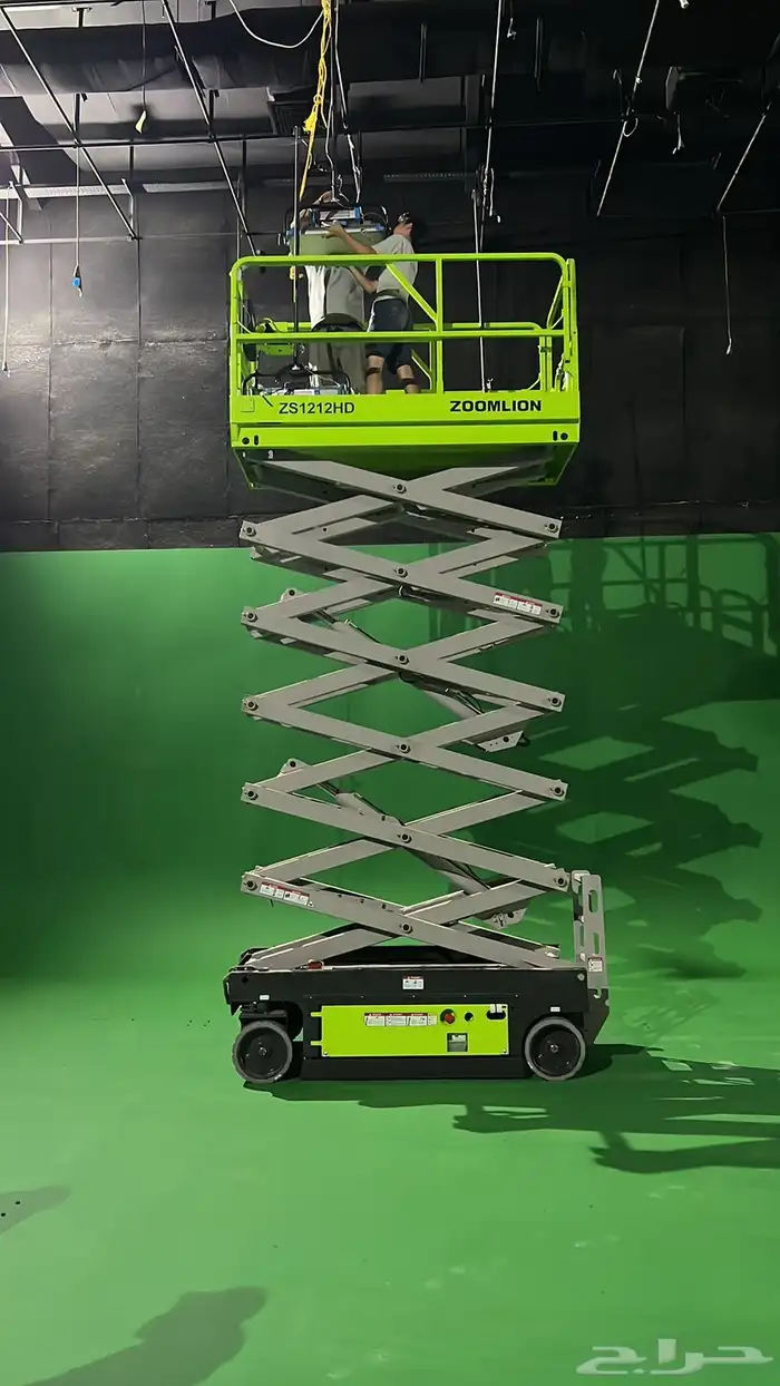 Scissor lift رافعة مقصية - سيزر لفت 11