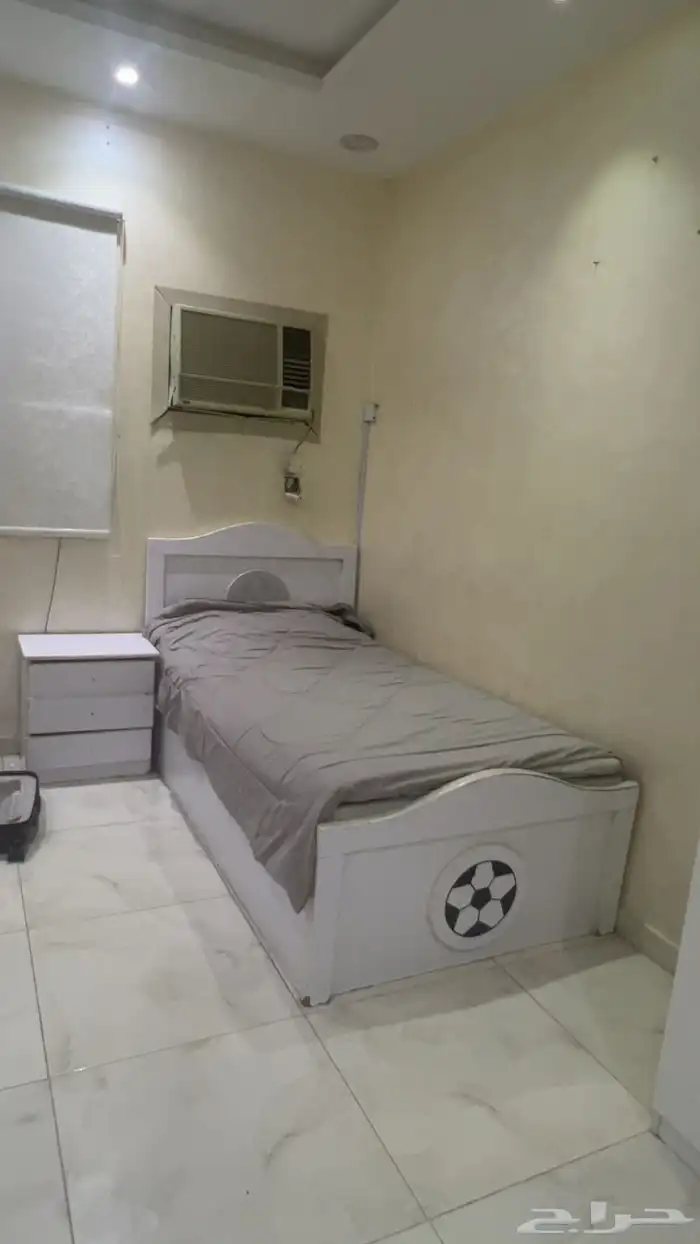 سريرين مفرد وكمودينه وتسريحه 0