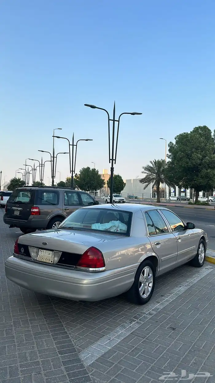 فورد كراون فكتوريا 2009 3