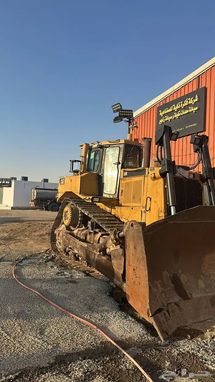 للايجار بلدوزر D8R 0
