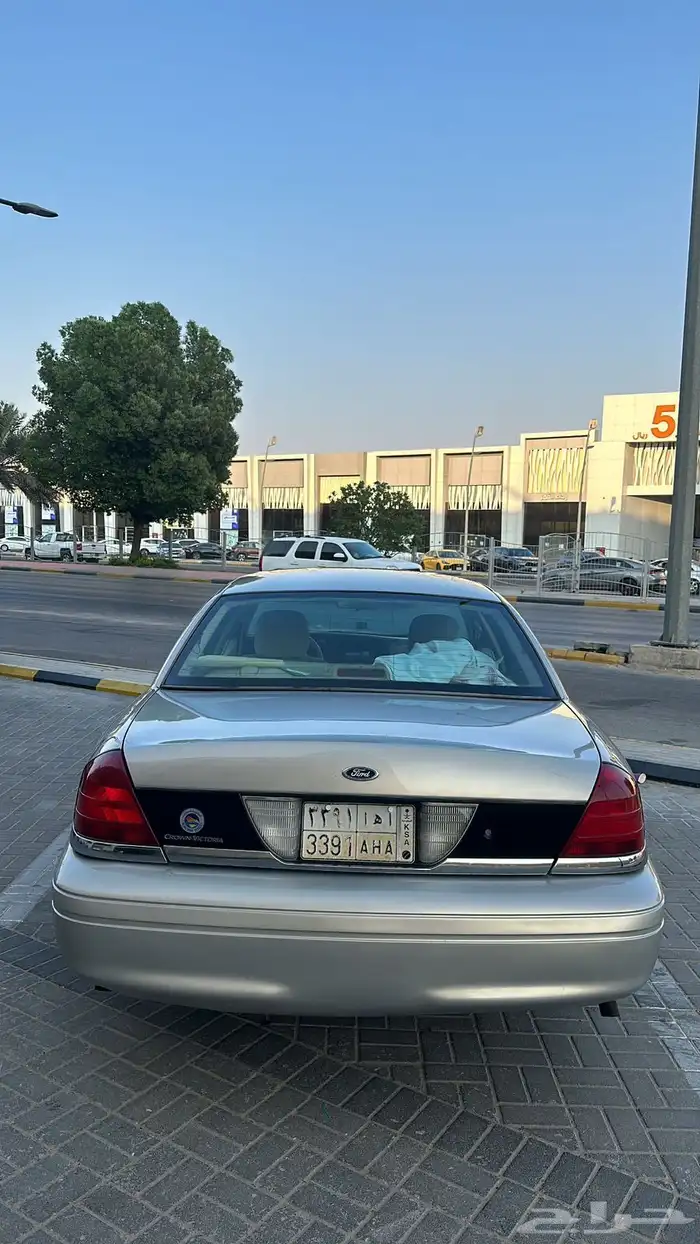 فورد كراون فكتوريا 2009 5