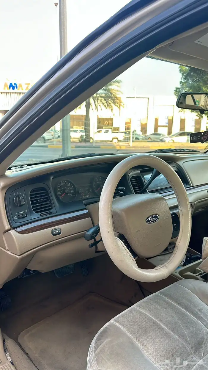 فورد كراون فكتوريا 2009 12