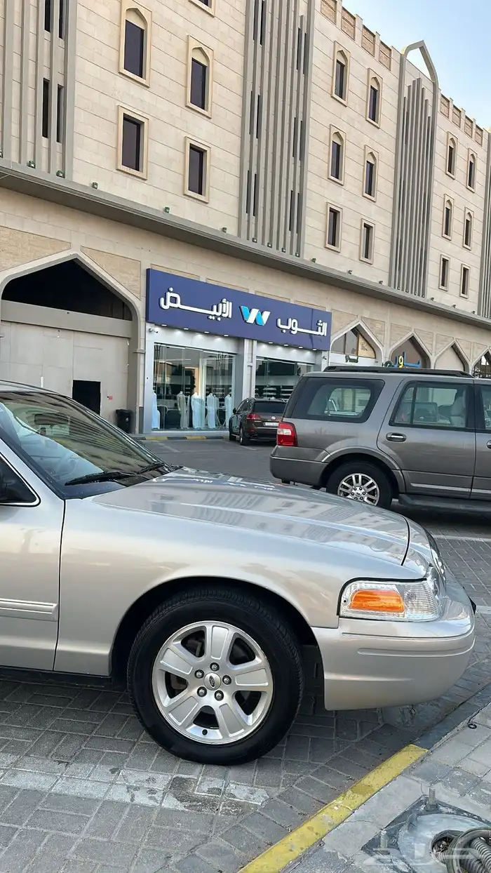 فورد كراون فكتوريا 2009 9