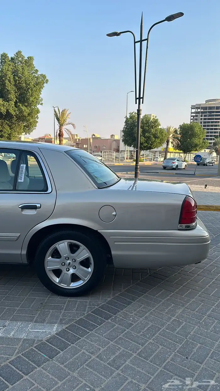 فورد كراون فكتوريا 2009 4