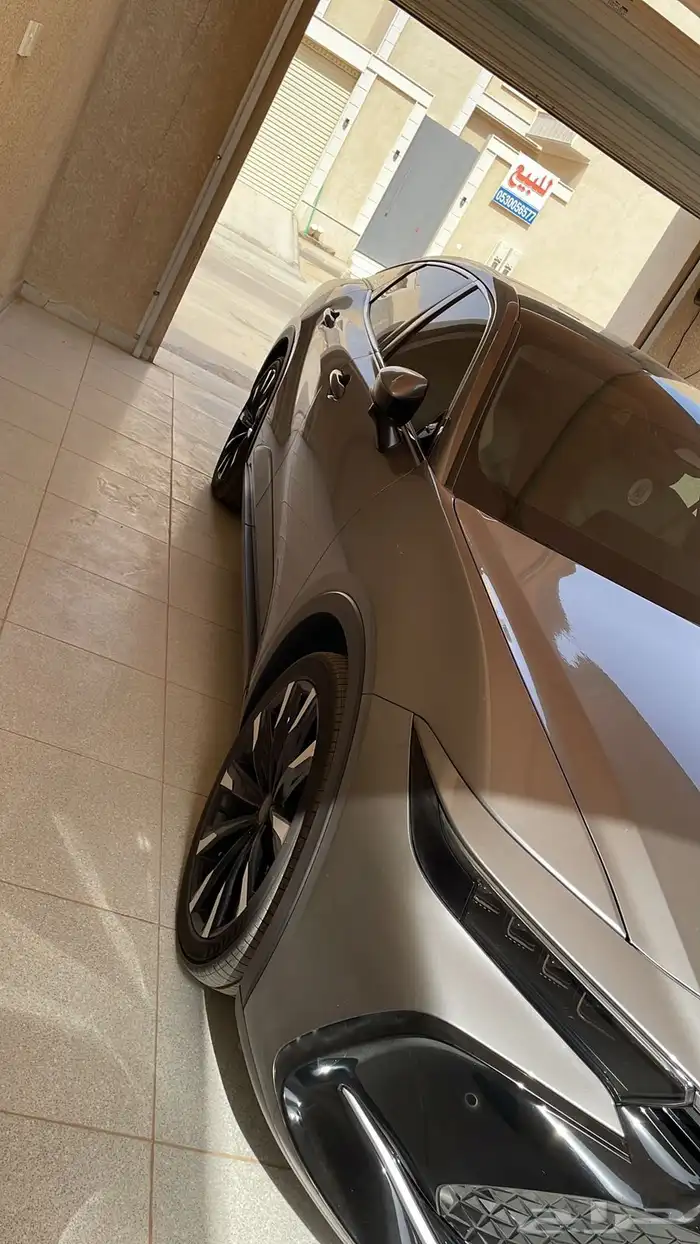 للبيع كراون 2023 اللون رمادي فل كامل دبل اعلى فئه ماجستا 1