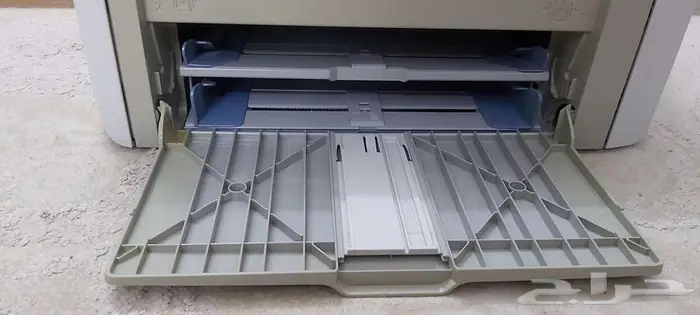 طابعة hp laserjet 1020 المعروفة   ممتااازة مع الكيابلات 6