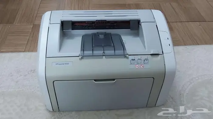 طابعة hp laserjet 1020 المعروفة   ممتااازة مع الكيابلات 8