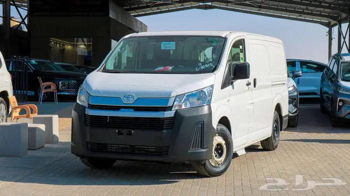 تويوتا باص بضاعه سقف منخفض ديزل جير عادي م 2025 - سعودي 4