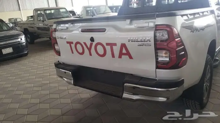 هايلوكس غمارتين S-GLX 4 4 اوتوماتيك بنزين 2025 3