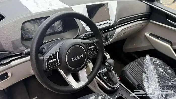 كيا كارينز ستاندر مطور 7 ركاب موديل 2025 أصفار 9