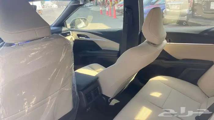 تويوتا كامري LE هايبرد بانوراما 2025 15