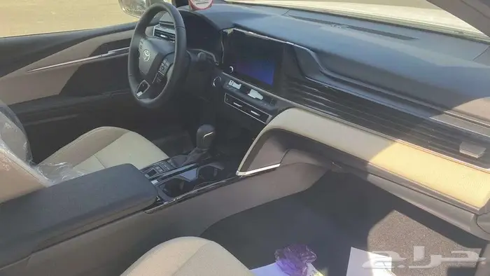 تويوتا كامري LE هايبرد بانوراما 2025 13